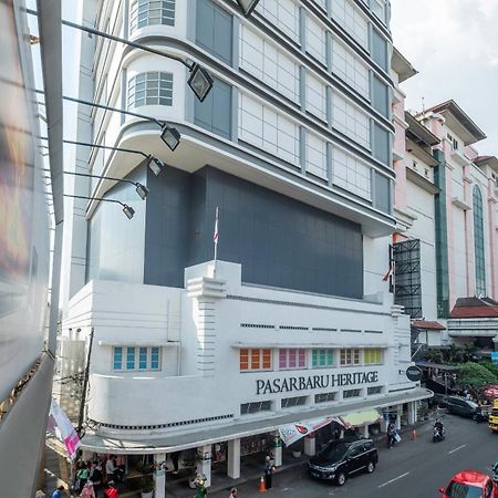 בנדונג Super Oyo Collection O Hotel Pasar Baru Heritage מראה חיצוני תמונה
