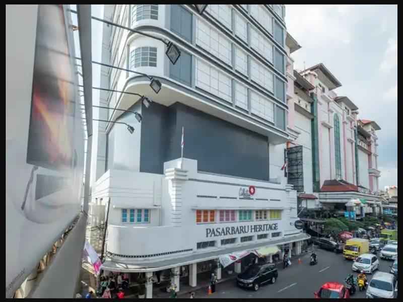 בנדונג Super Oyo Collection O Hotel Pasar Baru Heritage מראה חיצוני תמונה