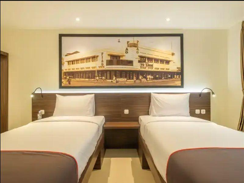 בנדונג Super Oyo Collection O Hotel Pasar Baru Heritage מראה חיצוני תמונה
