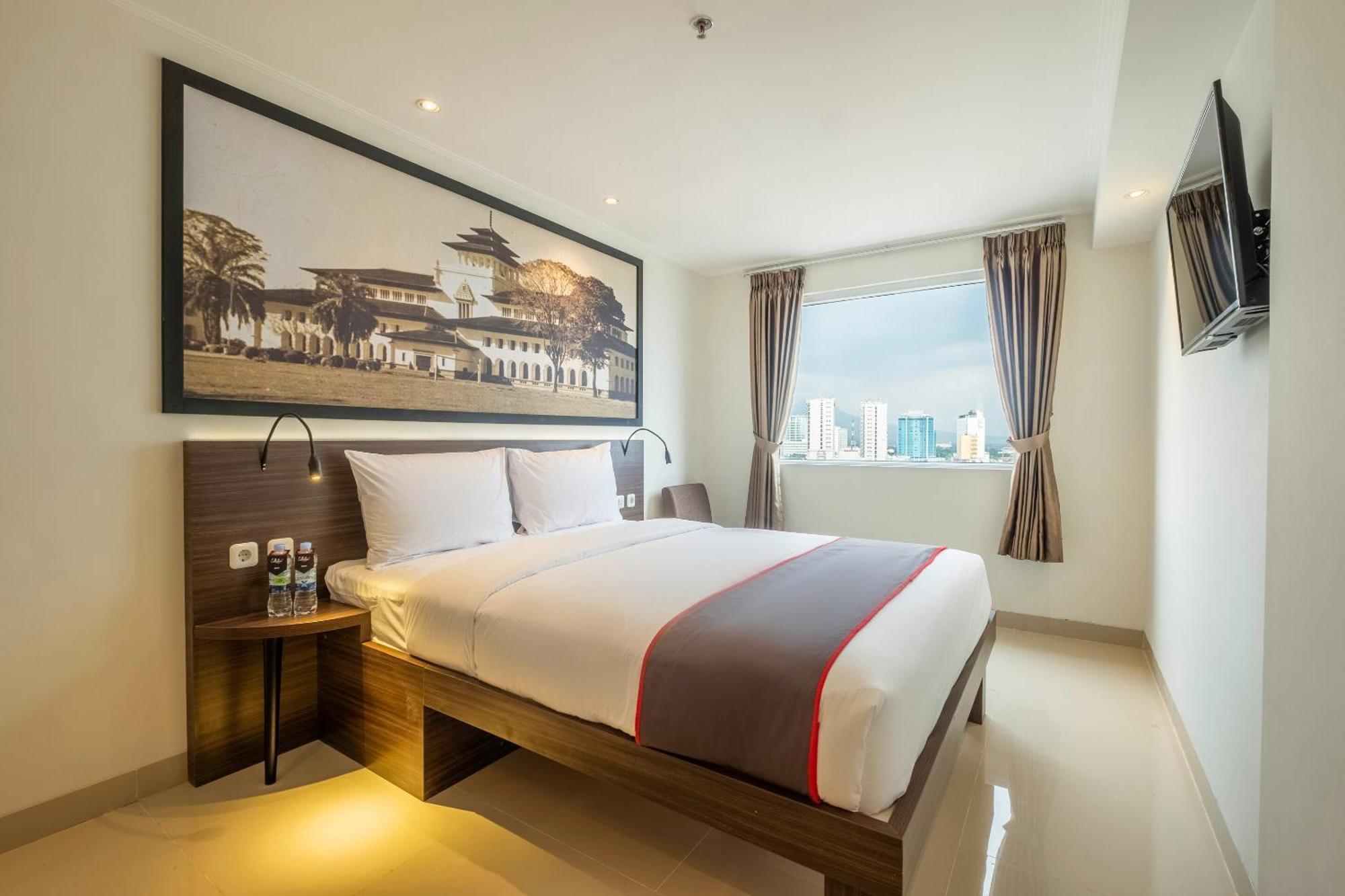 בנדונג Super Oyo Collection O Hotel Pasar Baru Heritage מראה חיצוני תמונה