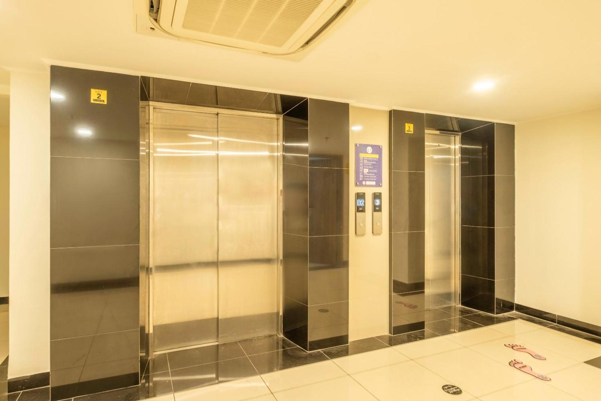 בנדונג Super Oyo Collection O Hotel Pasar Baru Heritage מראה חיצוני תמונה