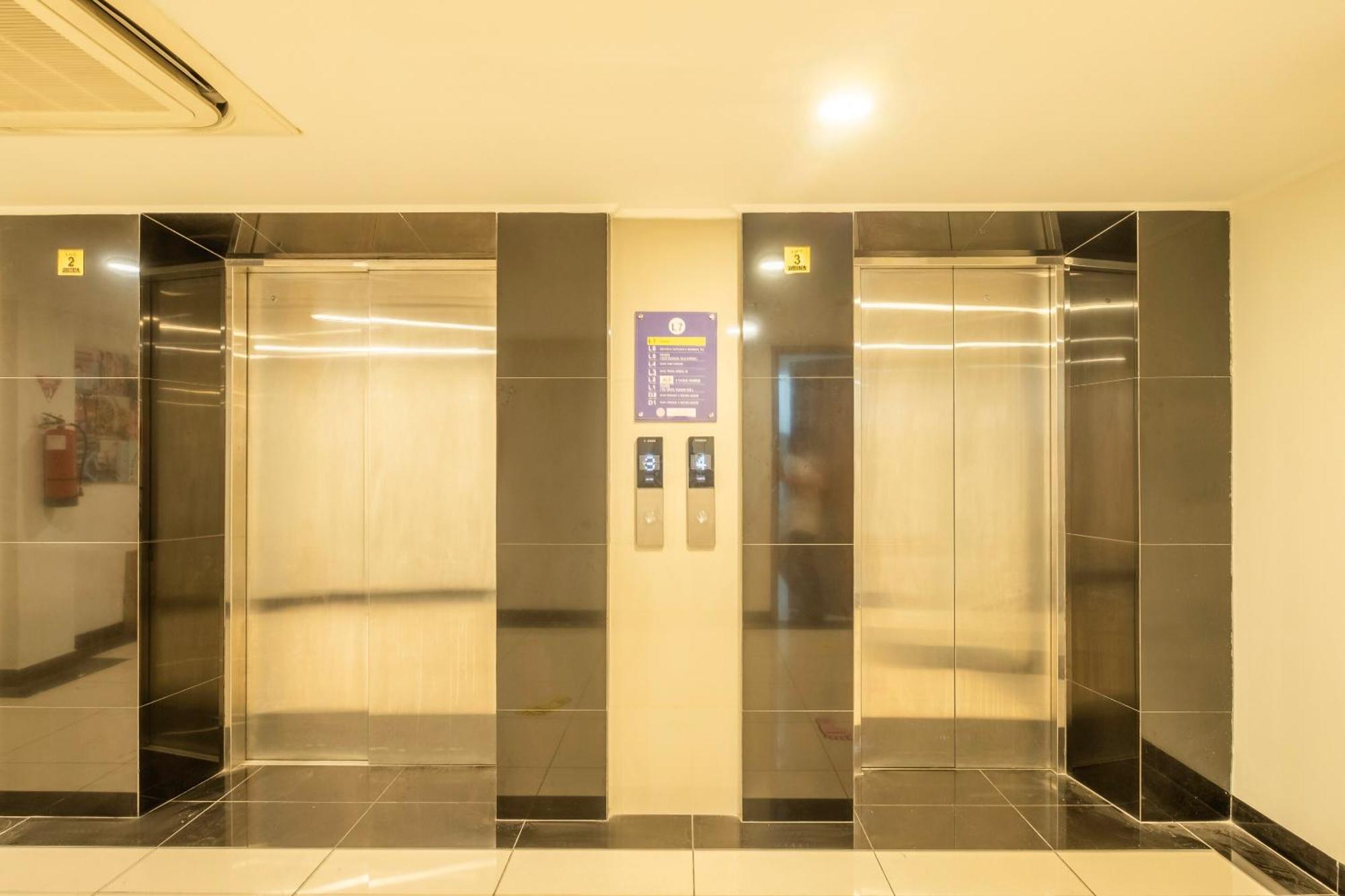 בנדונג Super Oyo Collection O Hotel Pasar Baru Heritage מראה חיצוני תמונה