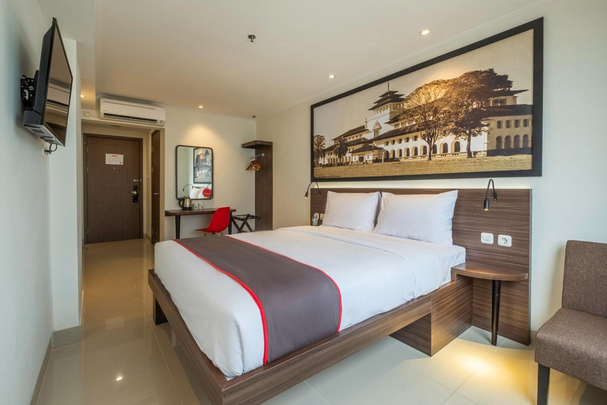 בנדונג Super Oyo Collection O Hotel Pasar Baru Heritage מראה חיצוני תמונה