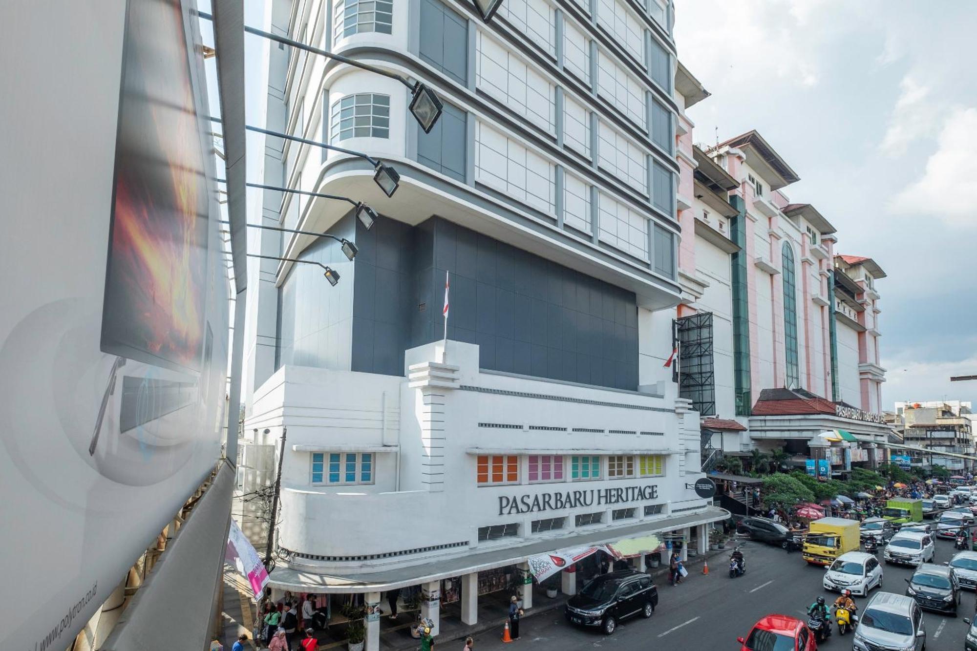 בנדונג Super Oyo Collection O Hotel Pasar Baru Heritage מראה חיצוני תמונה