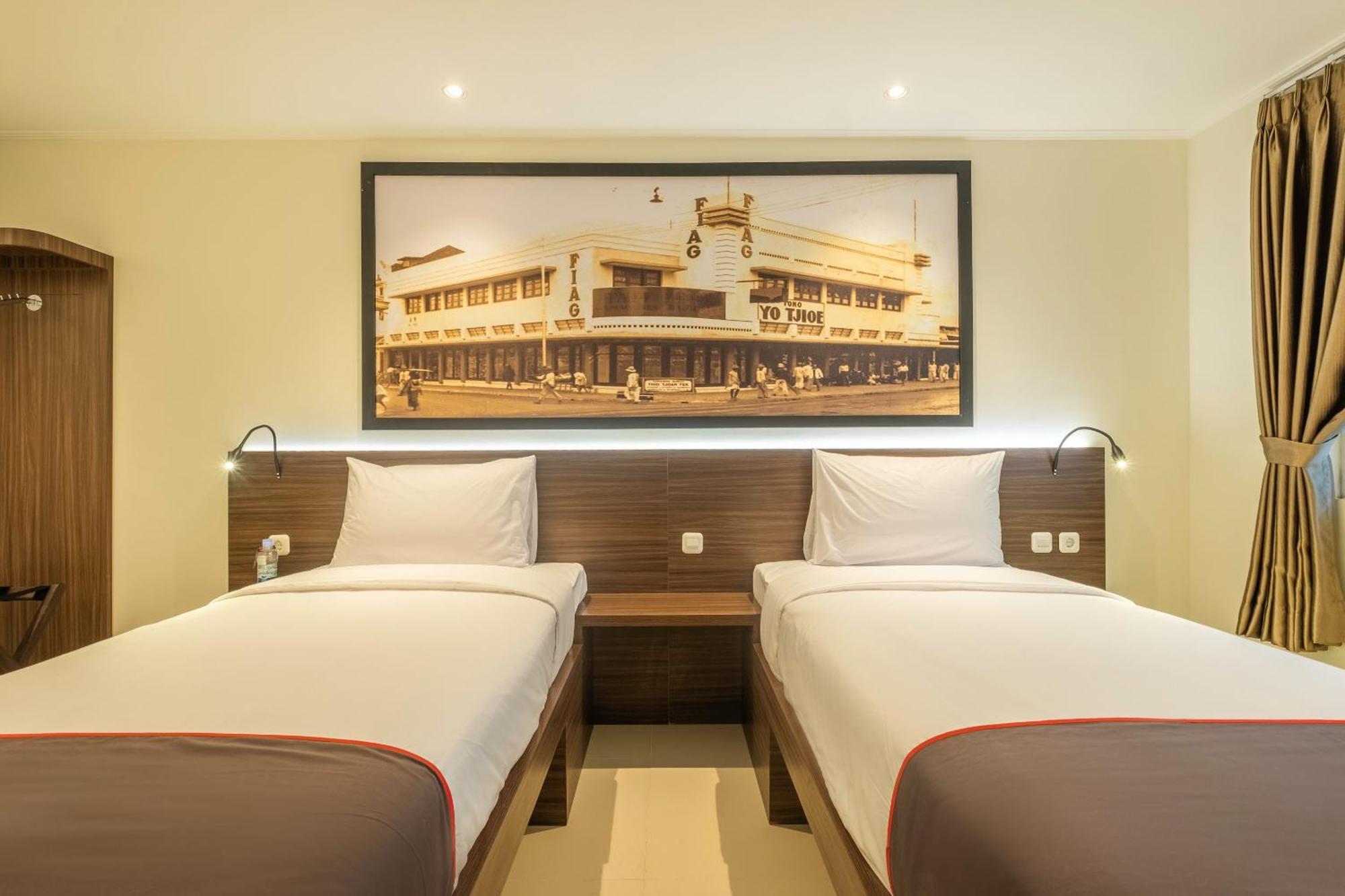 בנדונג Super Oyo Collection O Hotel Pasar Baru Heritage מראה חיצוני תמונה