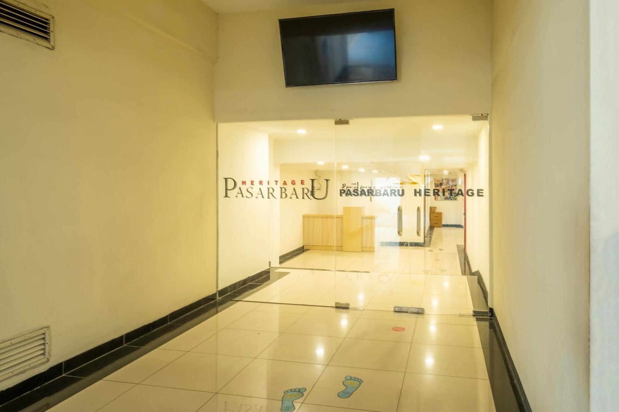 בנדונג Super Oyo Collection O Hotel Pasar Baru Heritage מראה חיצוני תמונה