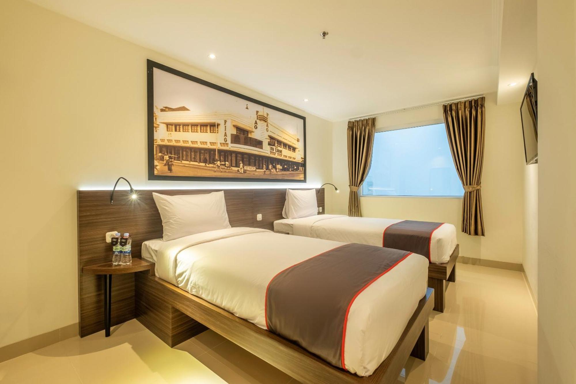 בנדונג Super Oyo Collection O Hotel Pasar Baru Heritage מראה חיצוני תמונה
