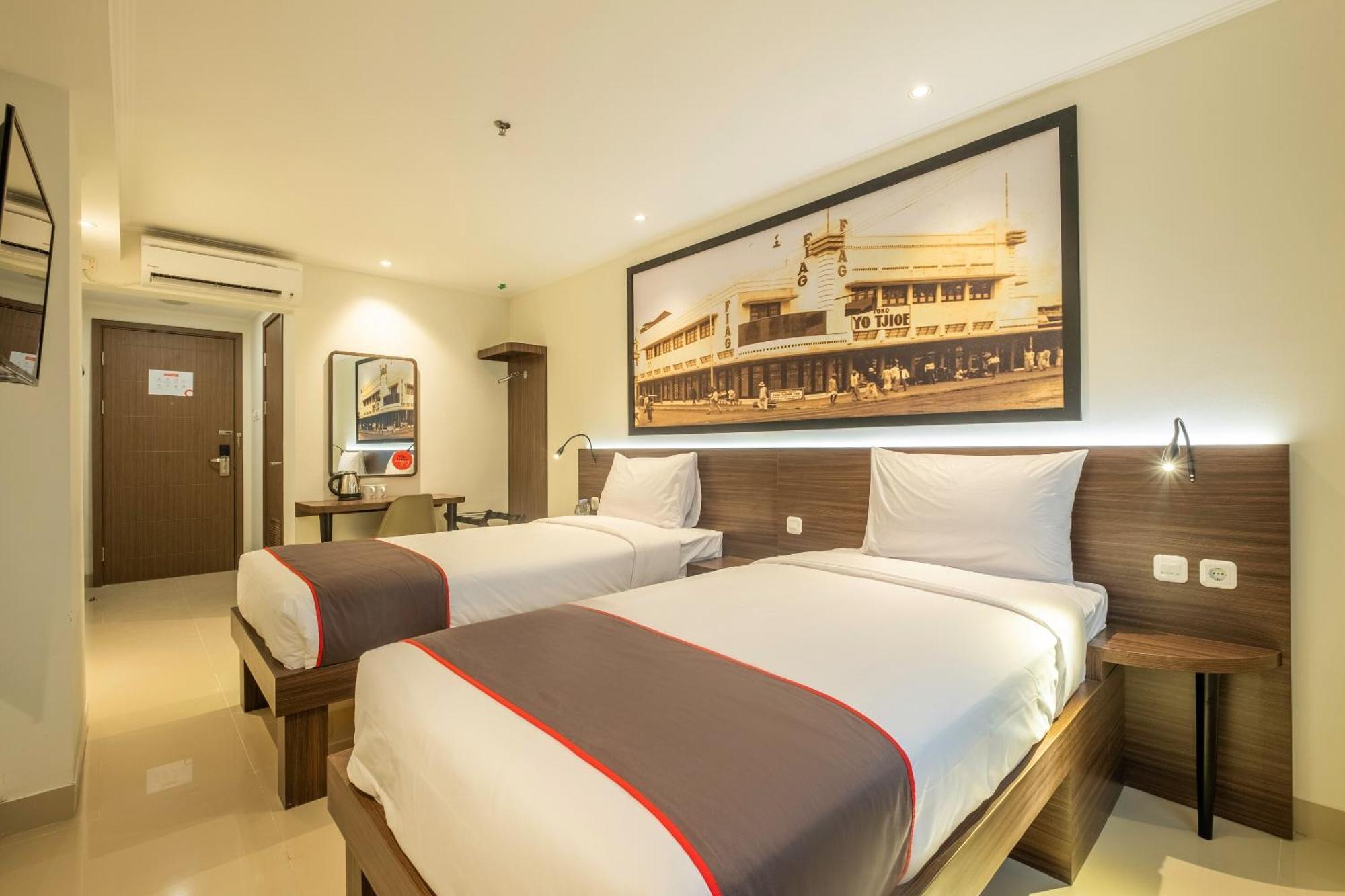 בנדונג Super Oyo Collection O Hotel Pasar Baru Heritage מראה חיצוני תמונה
